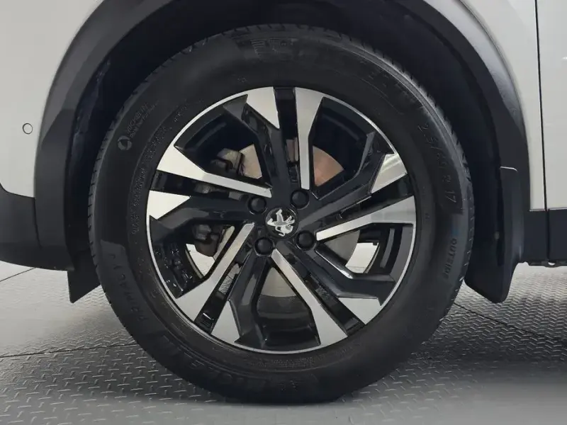 2020 Peugeot 2008 с пробегом 27 182 км