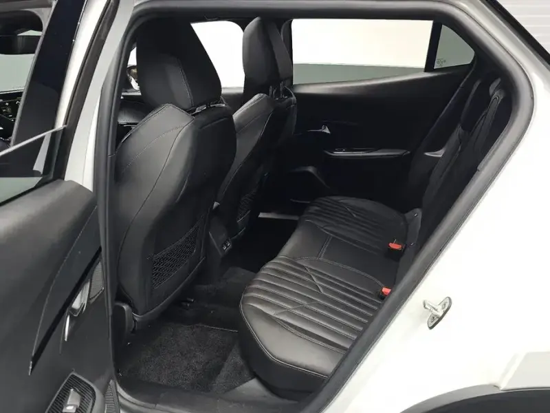 2020 Peugeot 2008 с пробегом 27 182 км