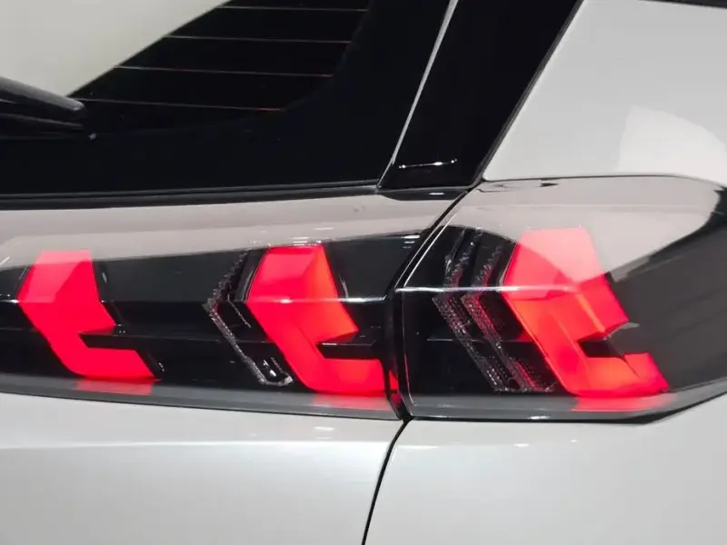 2020 Peugeot 2008 с пробегом 27 182 км
