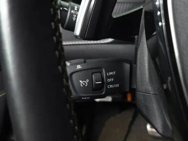 2021 Peugeot 2008 с пробегом 102 739 км