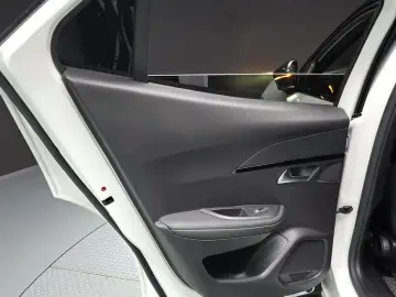2021 Peugeot 2008 с пробегом 102 739 км