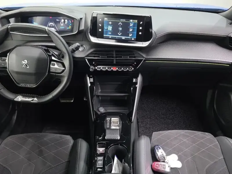 2023 Peugeot 2008 с пробегом 29 389 км