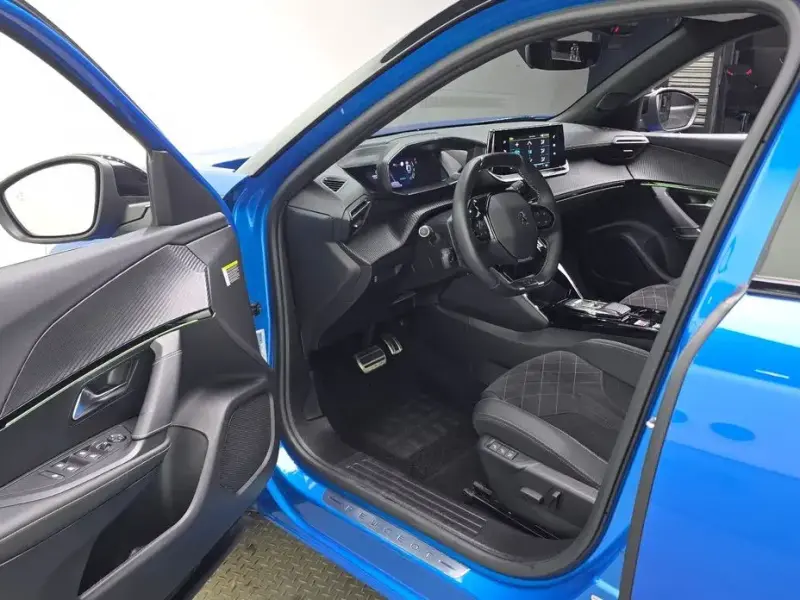 2023 Peugeot 2008 с пробегом 29 389 км