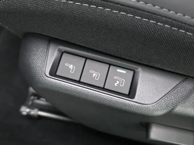 2023 Peugeot 2008 с пробегом 29 389 км
