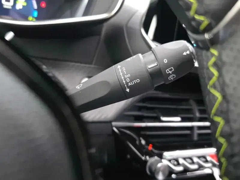 2023 Peugeot 2008 с пробегом 29 389 км