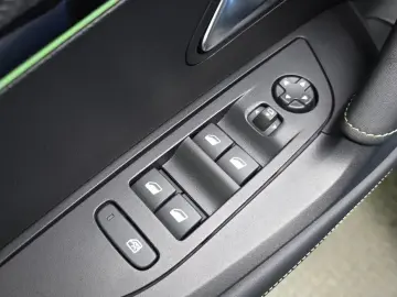 2023 Peugeot 2008 с пробегом 29 389 км