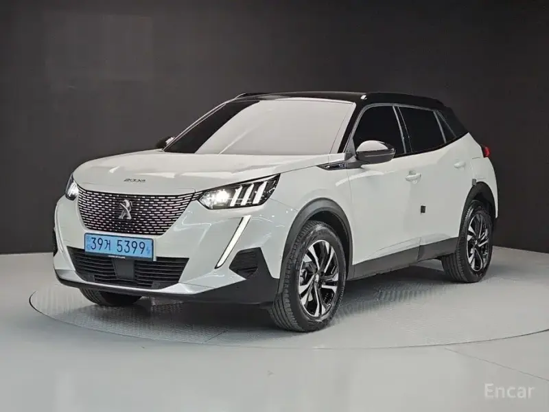 2023 Peugeot 2008 с пробегом 11 879 км