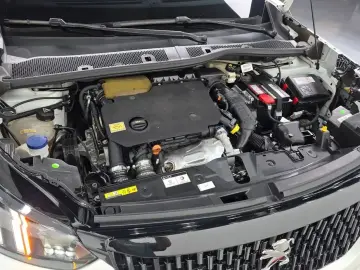2021 Peugeot 2008 с пробегом 40 428 км
