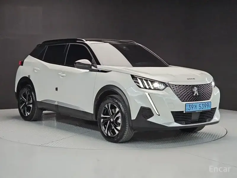 2023 Peugeot 2008 с пробегом 11 879 км