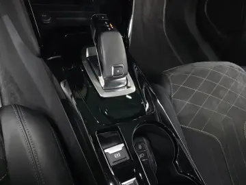 2021 Peugeot 2008 с пробегом 40 428 км