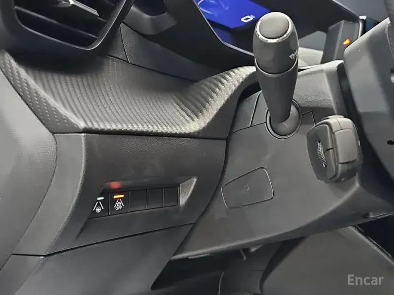 2023 Peugeot 2008 с пробегом 11 879 км