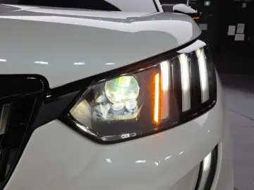 2021 Peugeot 2008 с пробегом 40 428 км
