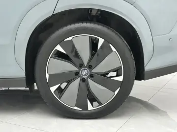 2025 BYD Tang L с пробегом 10 600 км