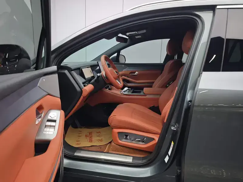 2025 BYD Tang L с пробегом 18 000 км
