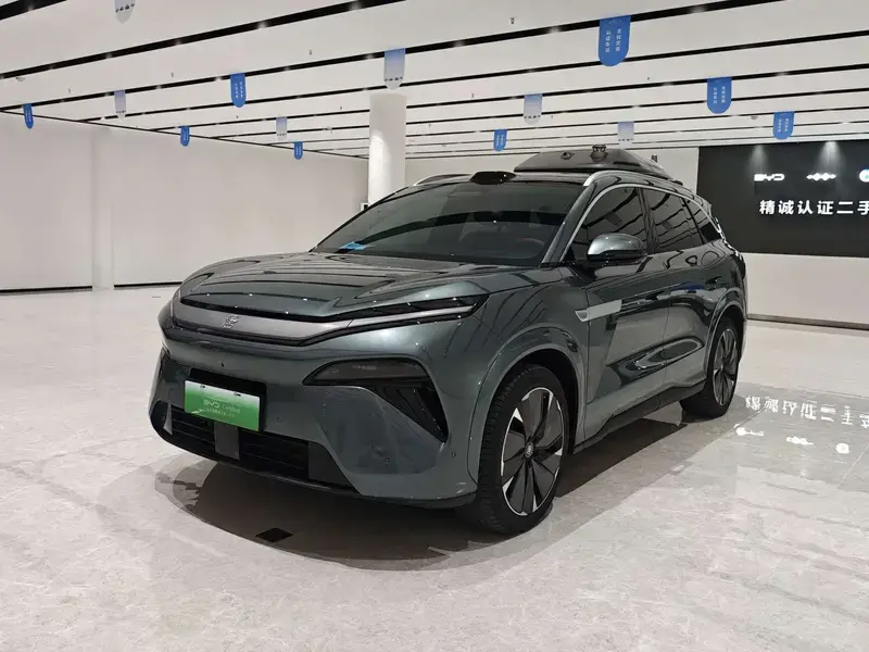 2025 BYD Tang L с пробегом 11 900 км