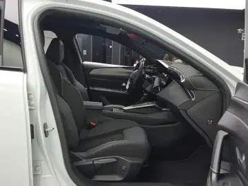 2025 Peugeot 308 с пробегом 4 468 км