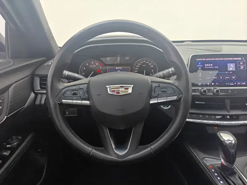 2022 Cadillac CT4 с пробегом 73 000 км