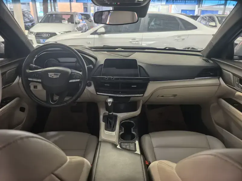 2020 Cadillac CT4 с пробегом 78 000 км
