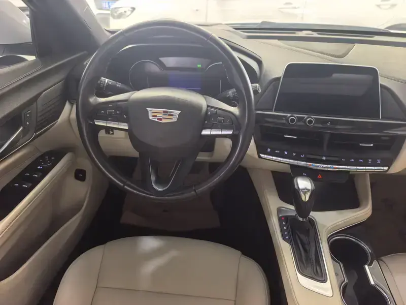 2020 Cadillac CT4 с пробегом 78 000 км