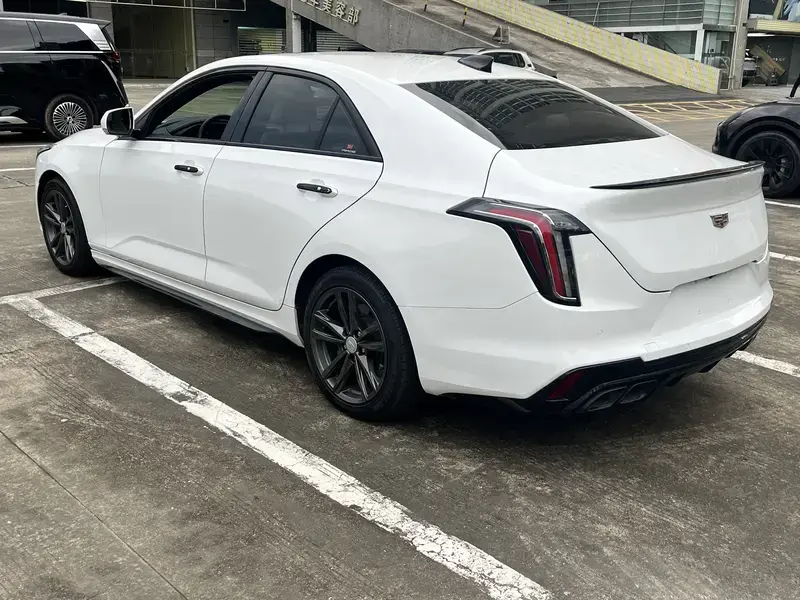 2021 Cadillac CT4 с пробегом 52 000 км