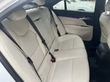 2021 Cadillac CT4 с пробегом 52 000 км