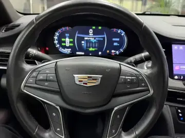 2022 Cadillac CT6 с пробегом 64 000 км