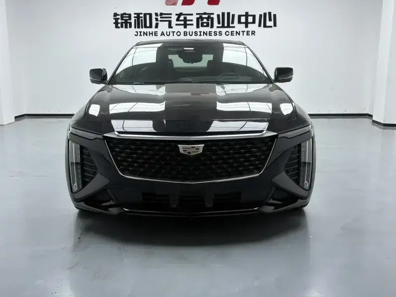 2023 Cadillac CT6 с пробегом 18 000 км