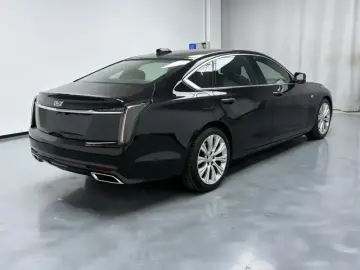 2023 Cadillac CT6 с пробегом 18 000 км