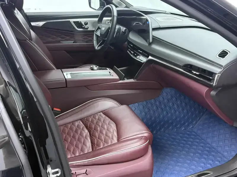 2023 Cadillac CT6 с пробегом 18 000 км
