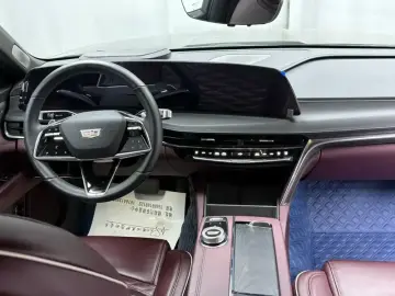 2023 Cadillac CT6 с пробегом 18 000 км