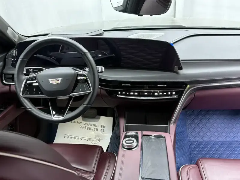 2023 Cadillac CT6 с пробегом 18 000 км