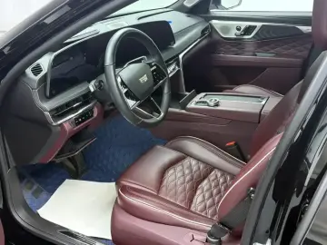 2023 Cadillac CT6 с пробегом 18 000 км