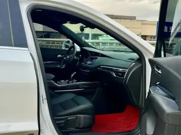 2021 Cadillac XT4 с пробегом 96 000 км