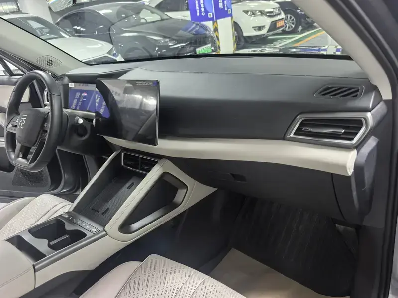 2025 BYD Yuan Up с пробегом 20 000 км