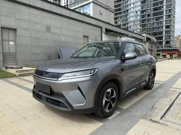 2025 BYD Yuan Up с пробегом 8 000 км