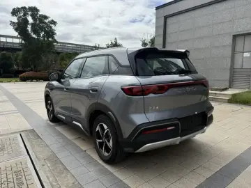 2025 BYD Yuan Up с пробегом 8 000 км