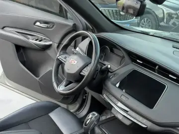 2020 Cadillac XT4 с пробегом 88 100 км
