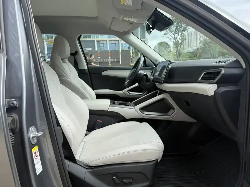 2025 BYD Yuan Up с пробегом 8 000 км