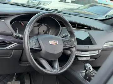 2020 Cadillac XT4 с пробегом 88 100 км