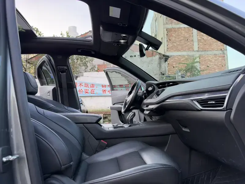 2020 Cadillac XT4 с пробегом 88 100 км
