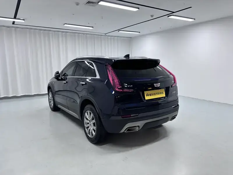 2021 Cadillac XT4 с пробегом 17 300 км