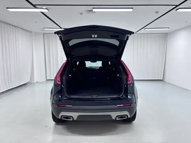 2021 Cadillac XT4 с пробегом 17 300 км
