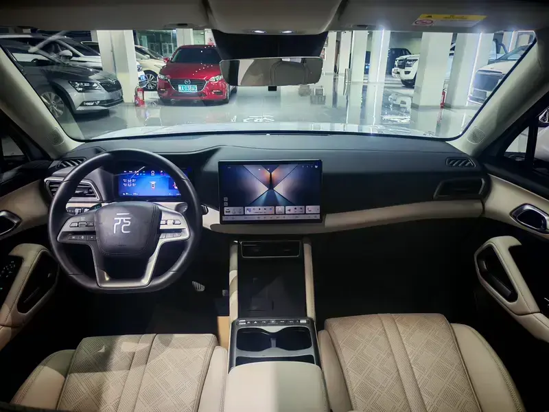 2025 BYD Yuan Up с пробегом 6 600 км
