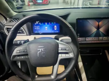 2025 BYD Yuan Up с пробегом 6 600 км