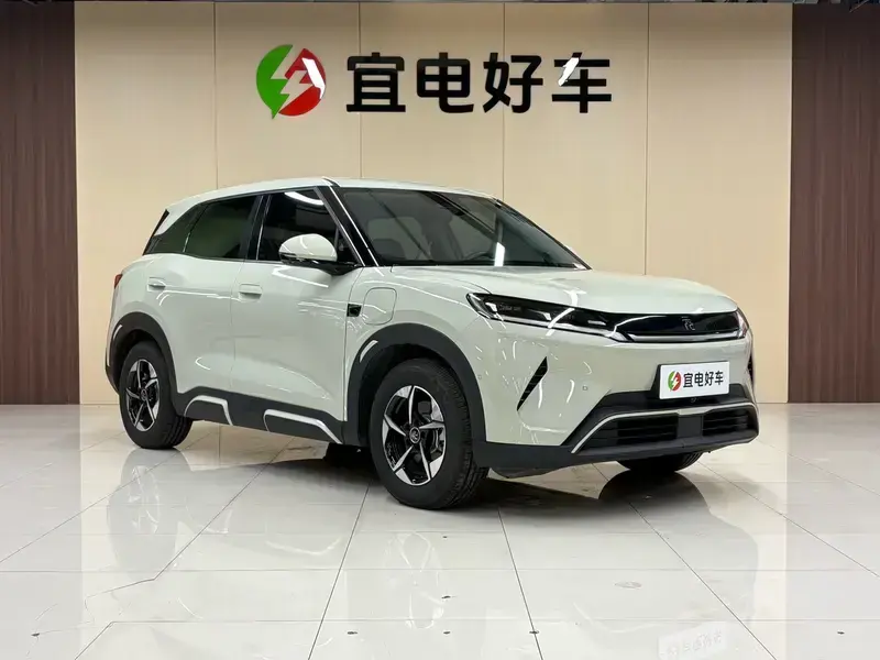 2025 BYD Yuan Up с пробегом 6 000 км