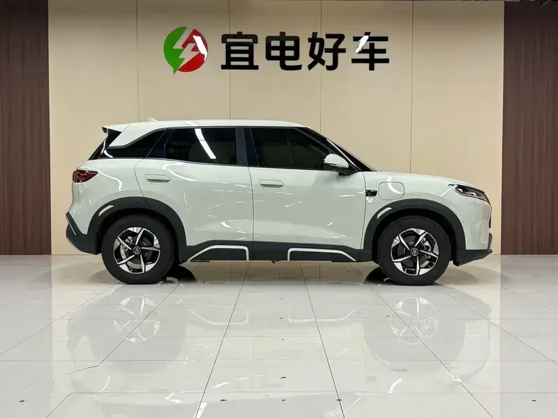 2025 BYD Yuan Up с пробегом 6 000 км