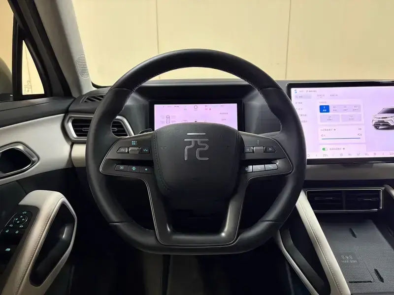 2025 BYD Yuan Up с пробегом 6 000 км