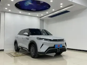 2025 BYD Yuan Up с пробегом 16 000 км