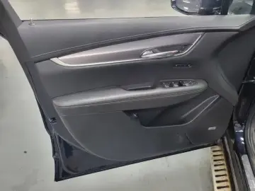 2022 Cadillac XT6 с пробегом 80 000 км