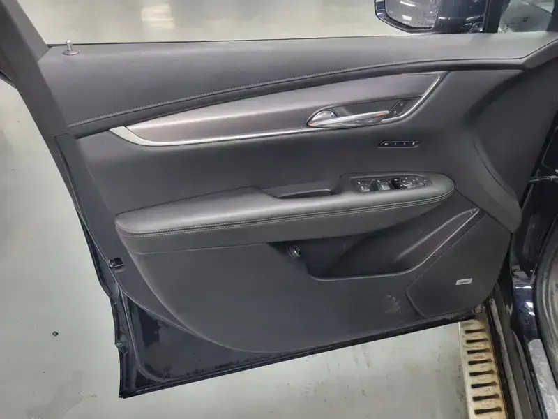 2022 Cadillac XT6 с пробегом 80 000 км